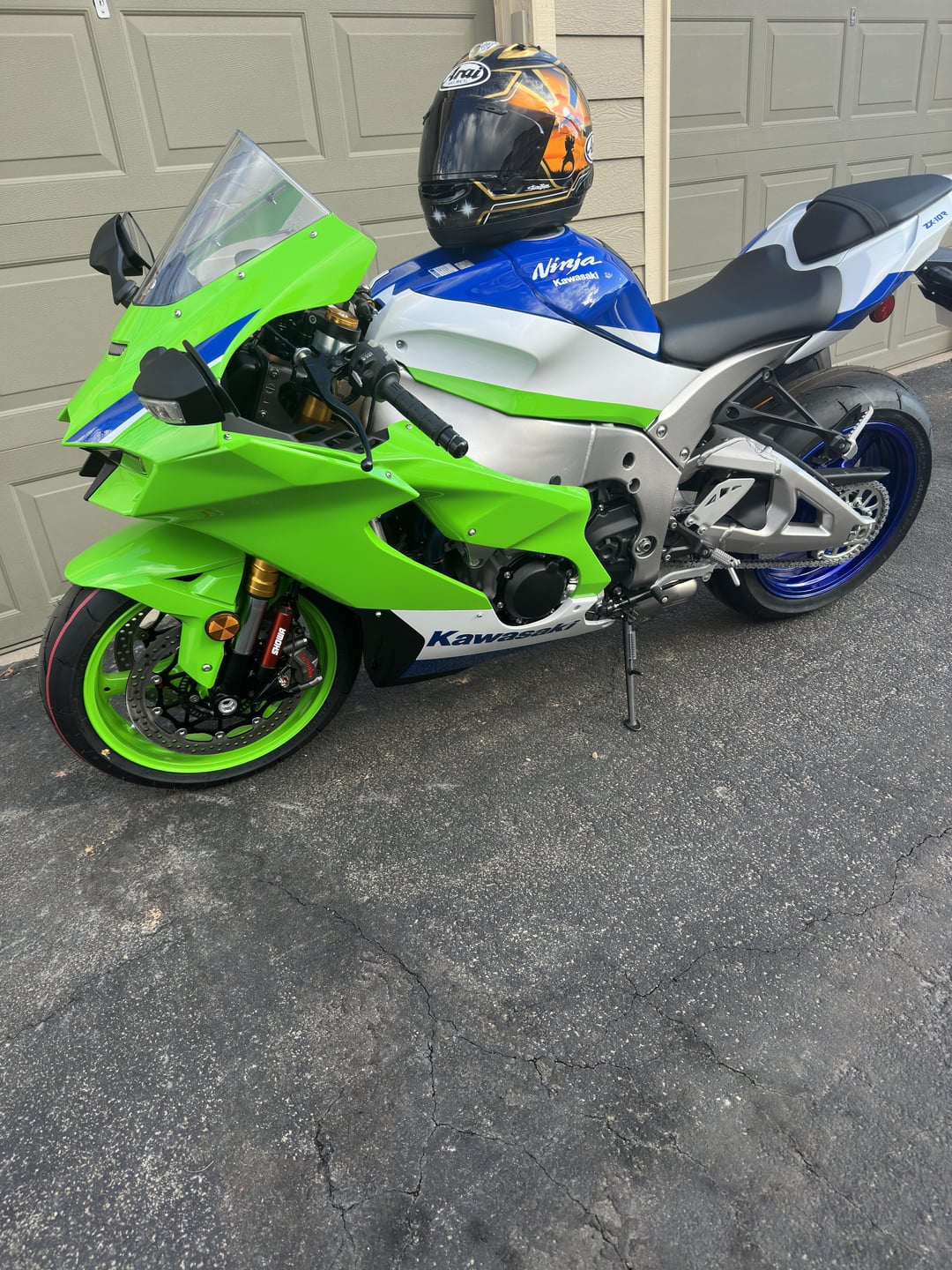 2024-zx10r-40th-v0-cy7zntgl6shc1.jpeg