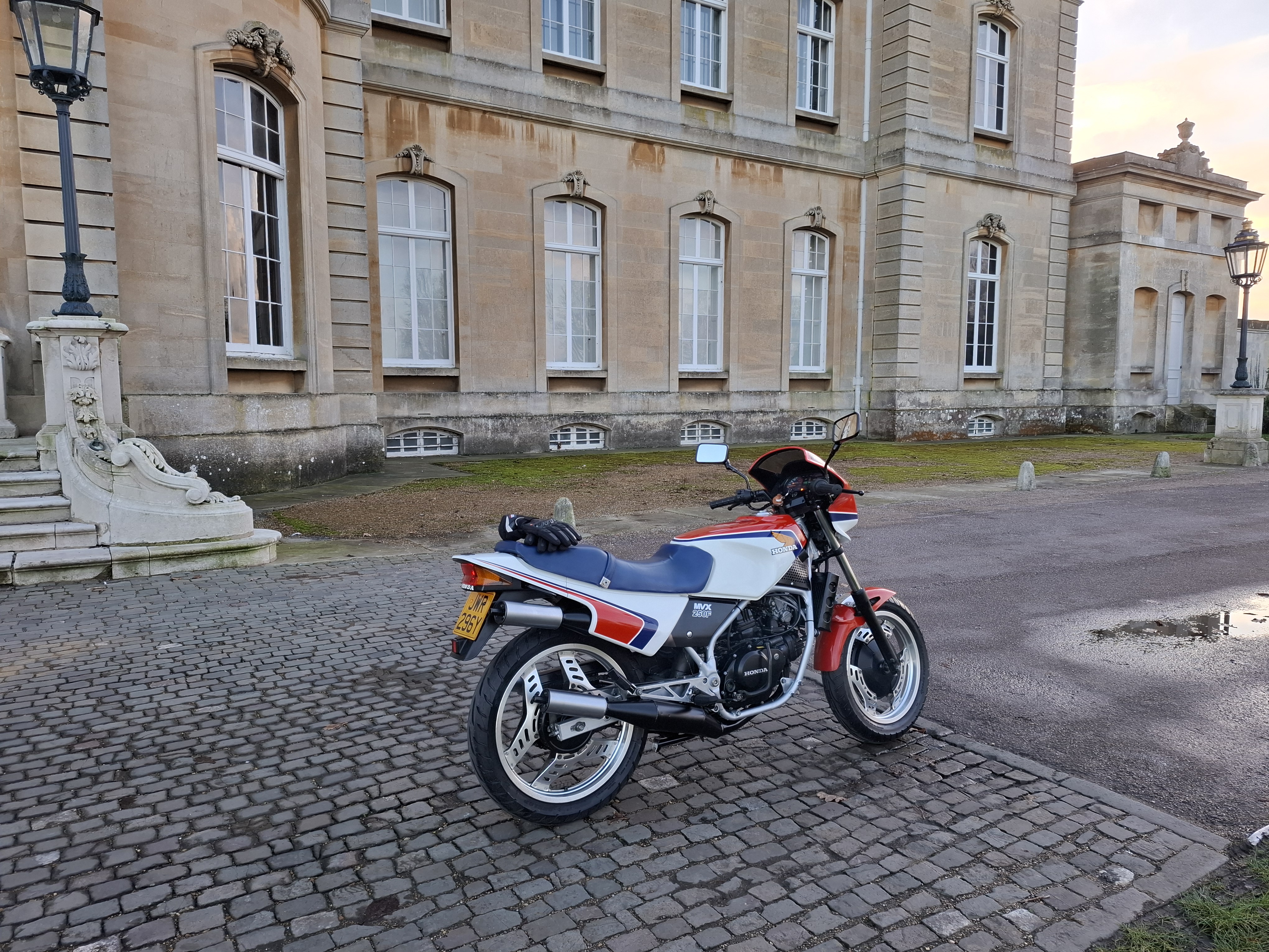 Honda MVX250.jpg