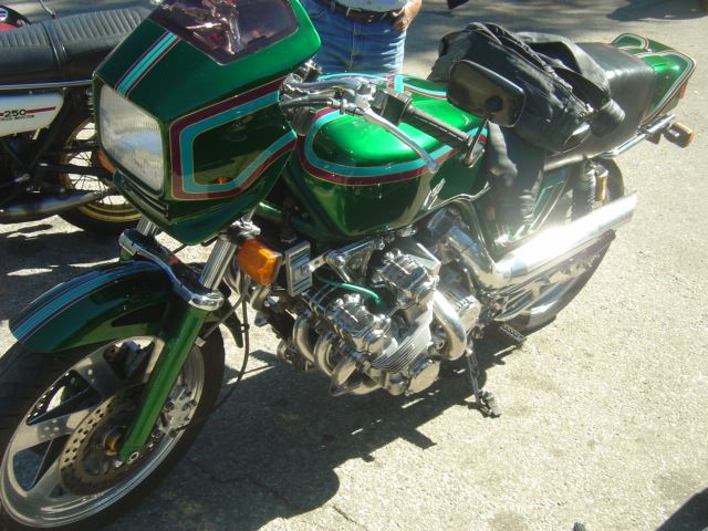 Moto M2.jpg
