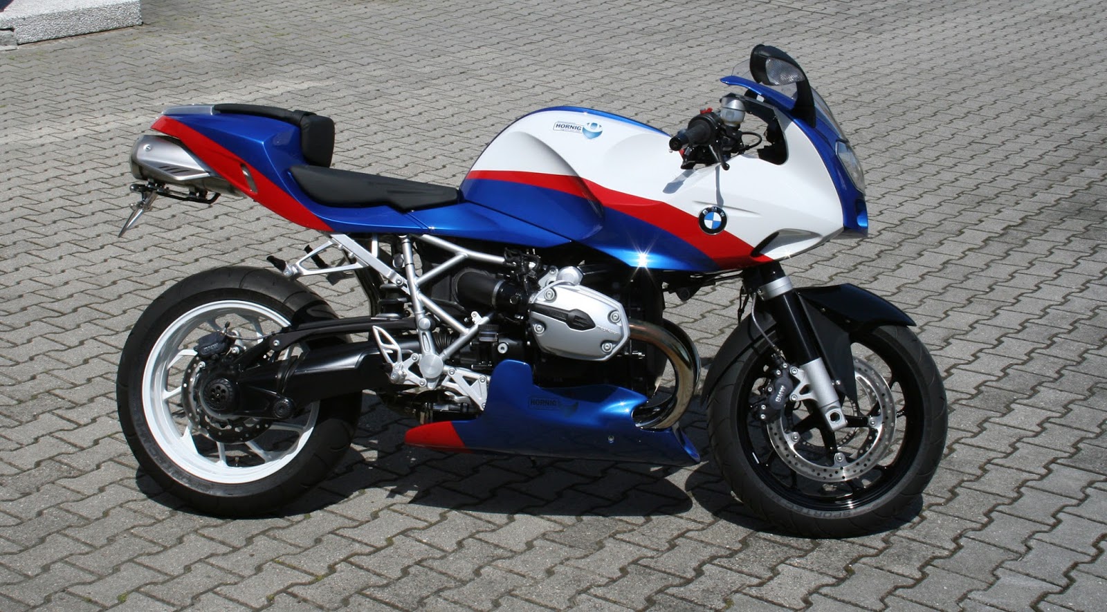 r1200s-1.jpg