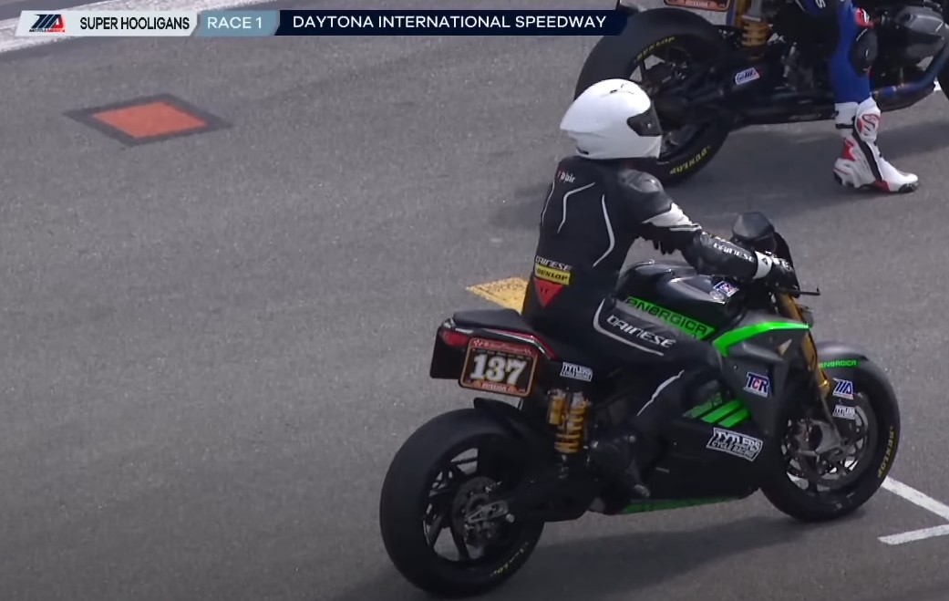 b - energica on the grid daytona.jpg