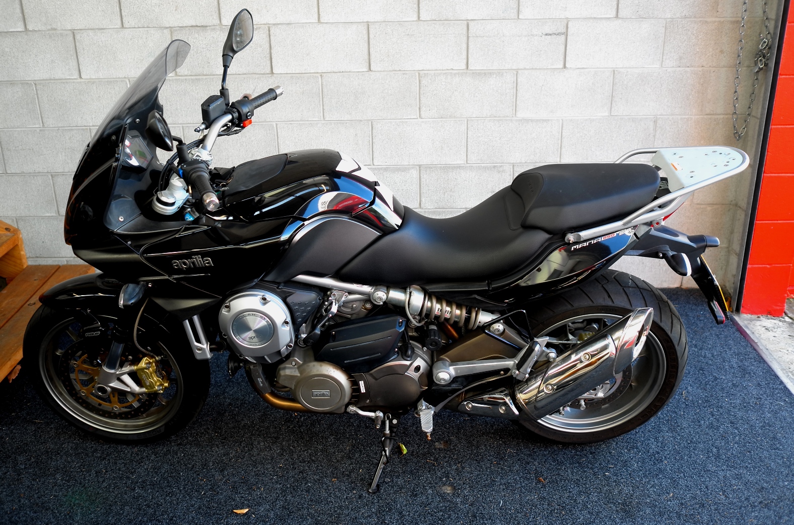 2010-Aprilia-Mana-850-GT-Automatic-24.jpg